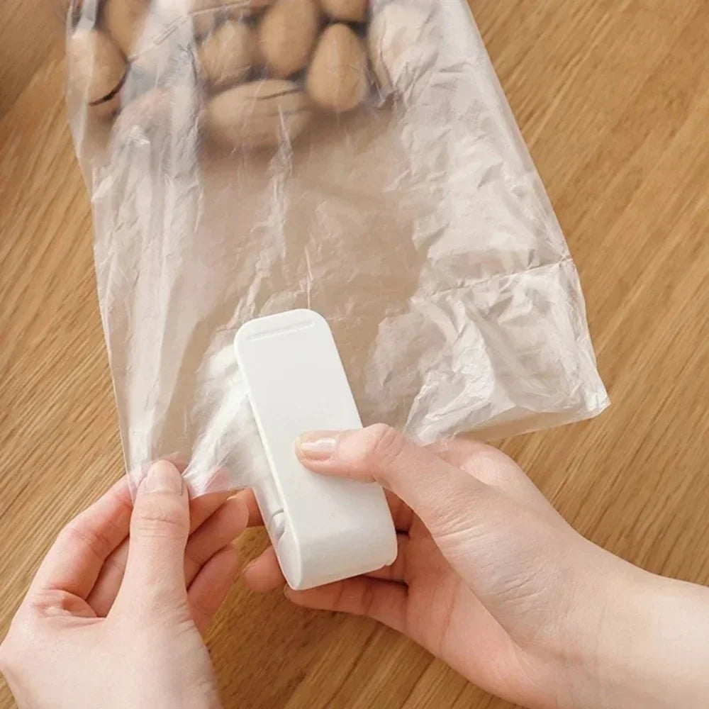 Kitchen Handheld Snack Sealer Plastic Bag Sealer for Freshness Easy-To-Use close-up view