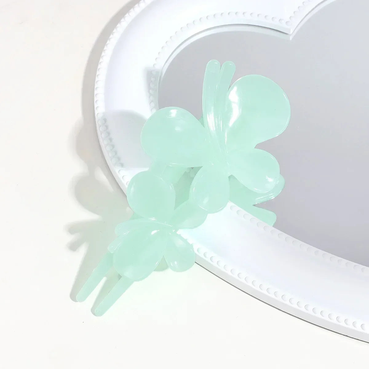 Butterfly Hairpin Solid Color Acrylic Hair Clips Claw Duckbill Ponytail Styling Headwear Women Hair Accessories Fashion Barrette