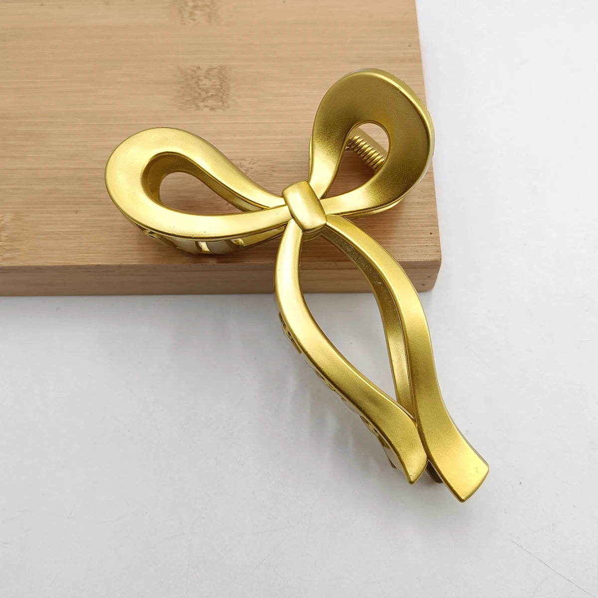 13cm New Elegant Metallic Color Ribbon Bow Hair Clip for Women Large Anti Slip Ponytail Claw Clip Hairpins Crab Hair Accessories