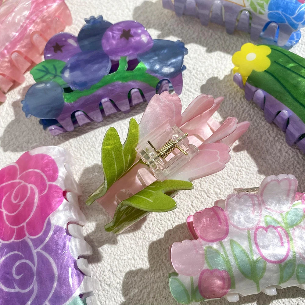 Sweet Acrylic Double Sided Flower Printed Hair Claw Clip For Women Oversize Geometric lifestyle view