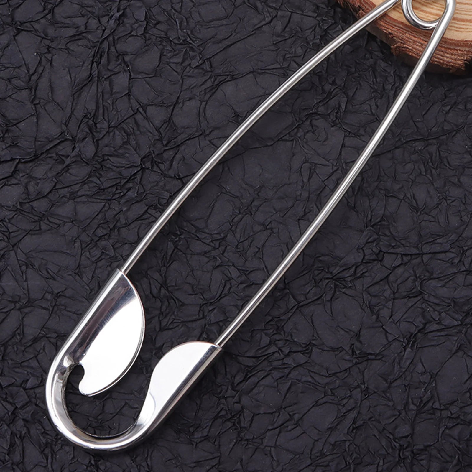 Y2k Style Oversize Fashion Hair Clips Large Hair Claw Clips Women Secure Hold Hair Ac lifestyle view