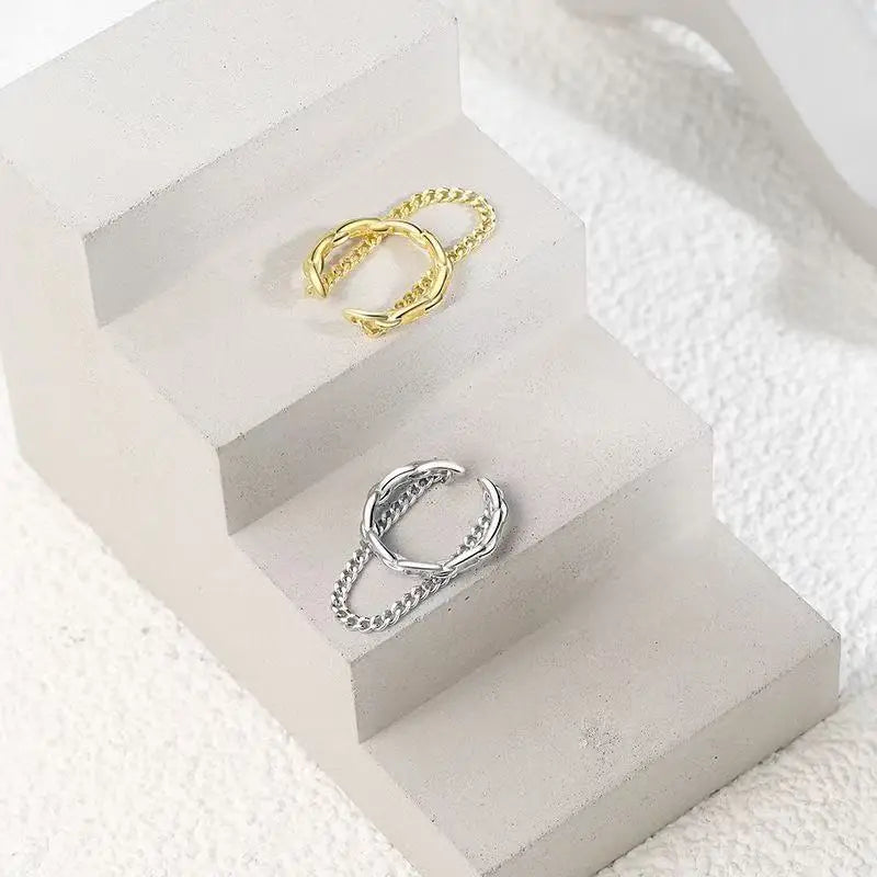 1 PC Fashion Minilist No Piercing Chain Earcuff Clips Earrings for Woman Fake Piercing close-up view