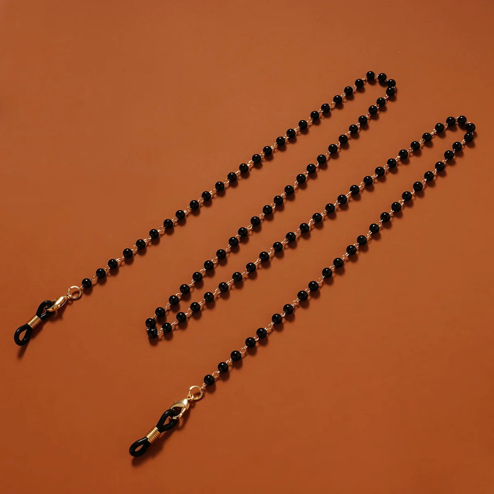 Fashion Eyeglasses Chain Imitation Pearl Beaded Trendy Women Outside Casual Sunglasse lifestyle view