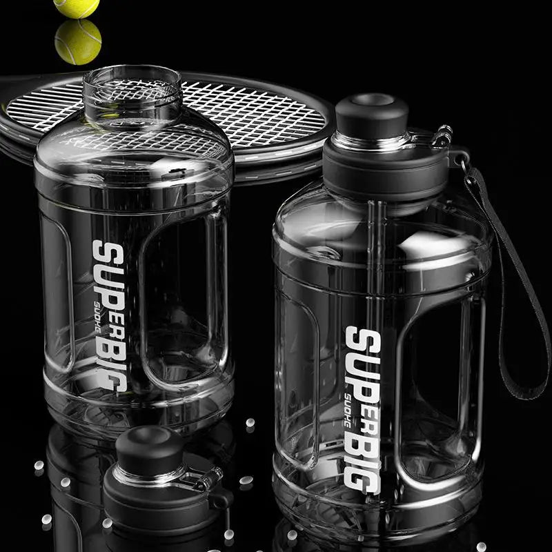 ^1Pc 1.6L/2.6L Large Capacity Sports Water Bottle With Straw Leakproof Plastic Drinki lifestyle view