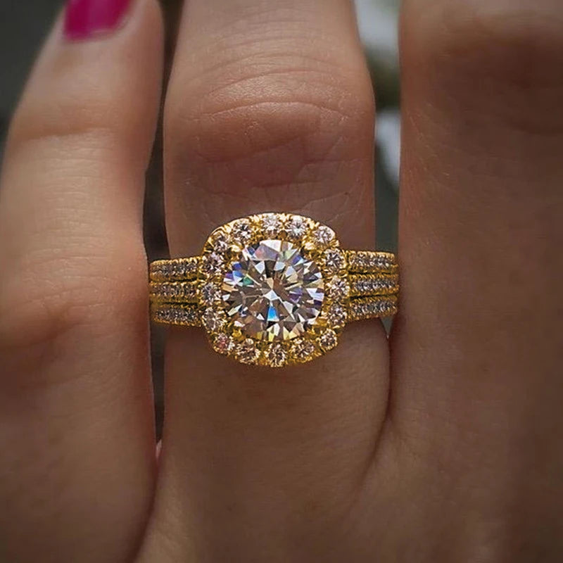 Huitan Trendy Women Rings with Brilliant Cubic Zirconia Luxury Engagement Rings Fashio close-up view