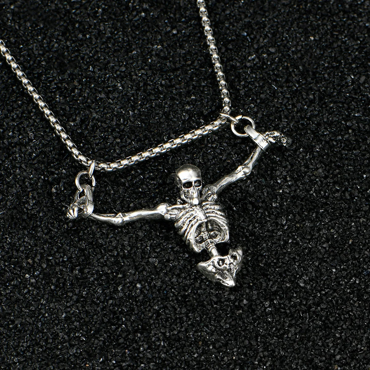 A Fashionable and Creative New Halloween Punk Style Skull Necklace Halloween Gift close-up view