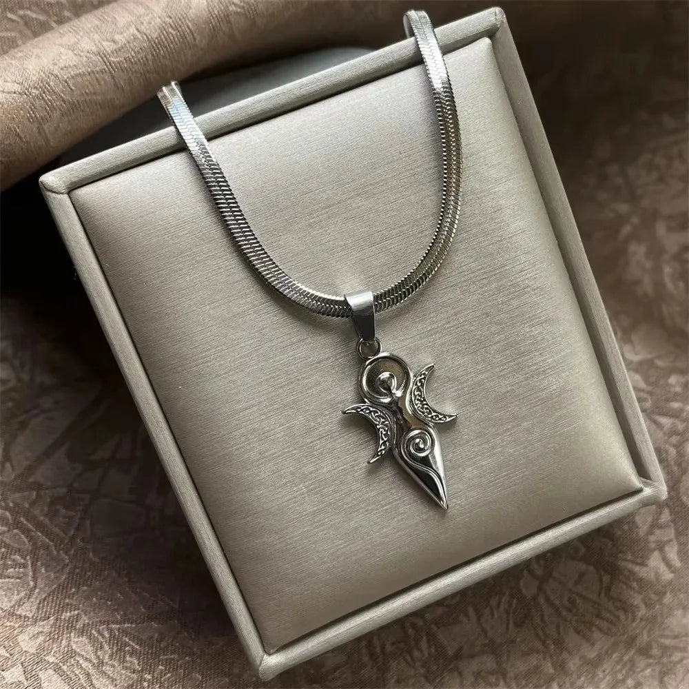 40cm+5 Exquisite stainless steel OX Moon Necklace Half Moon Blade Chain Necklaces Gol lifestyle view