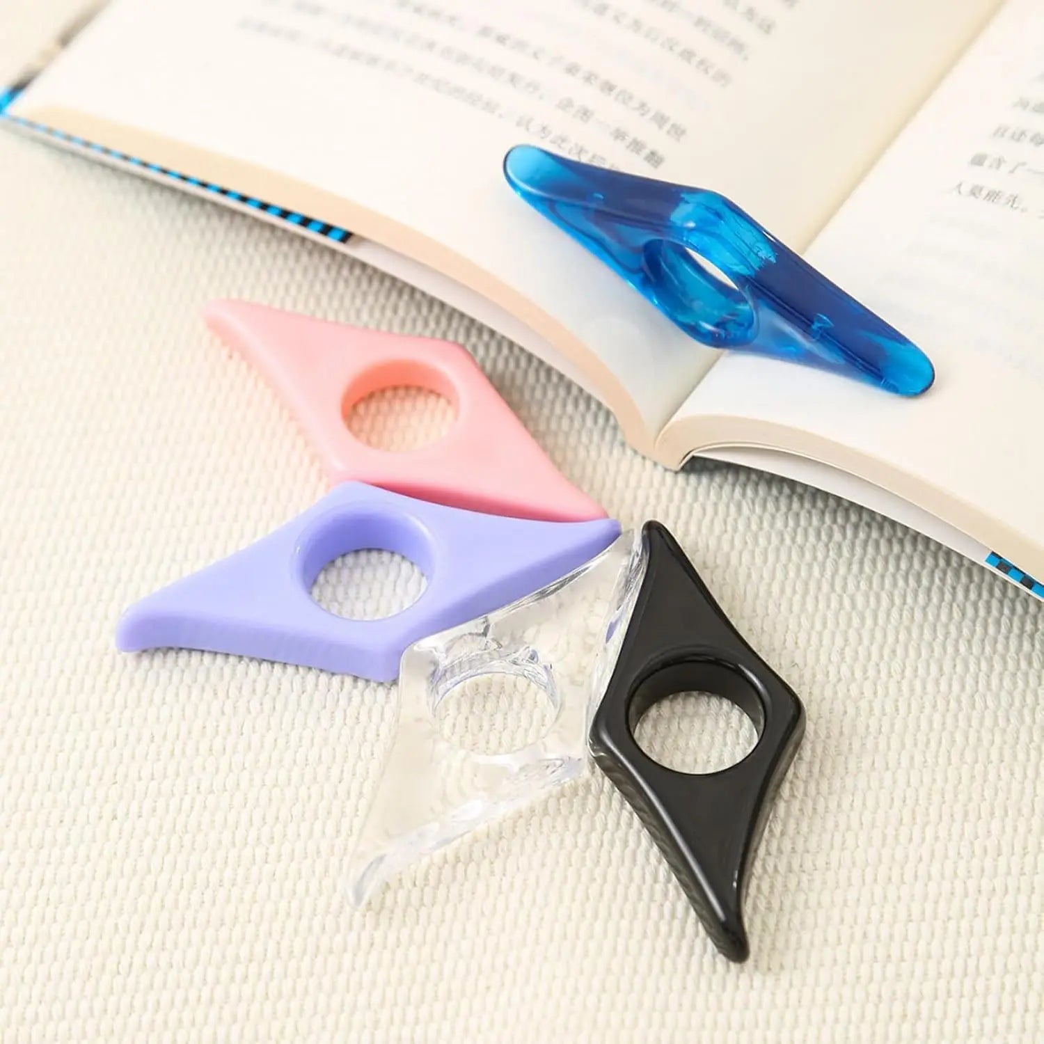 Transparent Acrylic Book Page Holder Thumb Book Holder Ring Book Opener Bookmark Readi close-up view