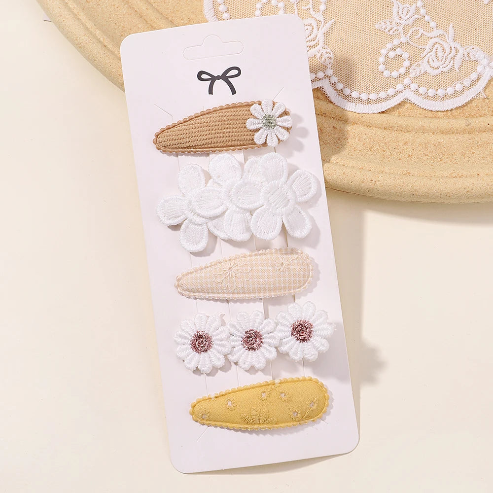 5Pcs BB Clips Set Toddler Baby Girls Hair Clips Children Barrettes Ins Sweet Daisy Hai close-up view