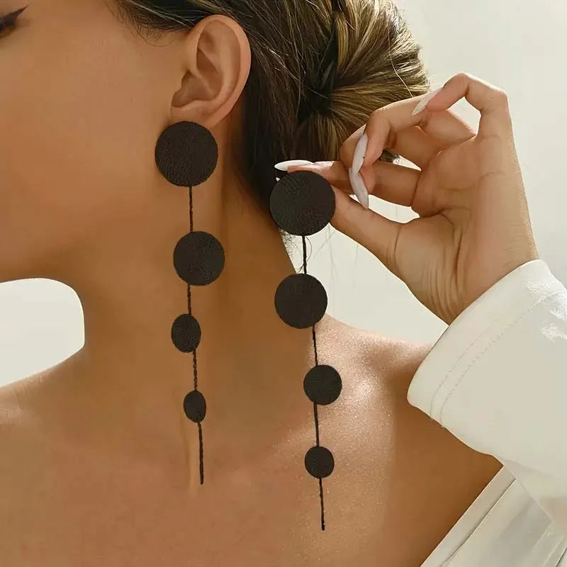 Vintage Metal Round Long Tassel Drop Earrings for Women Exaggerated Black Geometric Circular Dangle