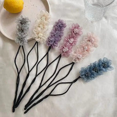 Elegant Shell Pearl Lazy Hair Curler Bow Barrettes Braided Hair Artifact Vintage Women close-up view
