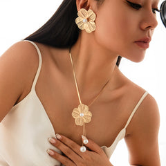 Ingemark Romantic Flower Petal Imitation Pearl Pendant Choker Necklace Stud Earrings alternate view