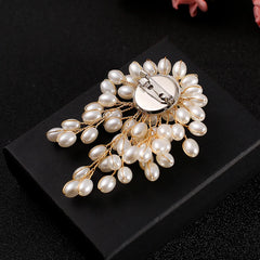 Elegant Pearl Flower Brooch Pin Badge For Women Girls Fashion Clothes Decoration Jewelry Gifts