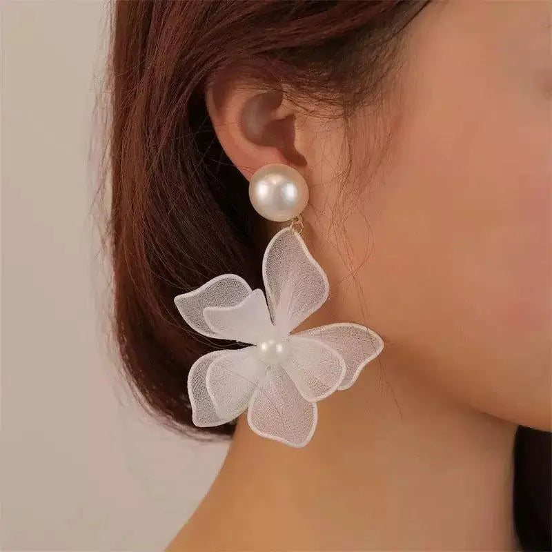 1 Pair Trendy Elegant Ear Accessories Jewelry Temperament Exaggerated Imitation Pearl La detail view