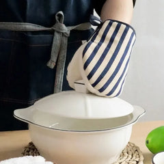 Polka Dot Heat Resistant Oven Mitts | Japanese Style Microwave Safe Kitchen Gloves close-up view
