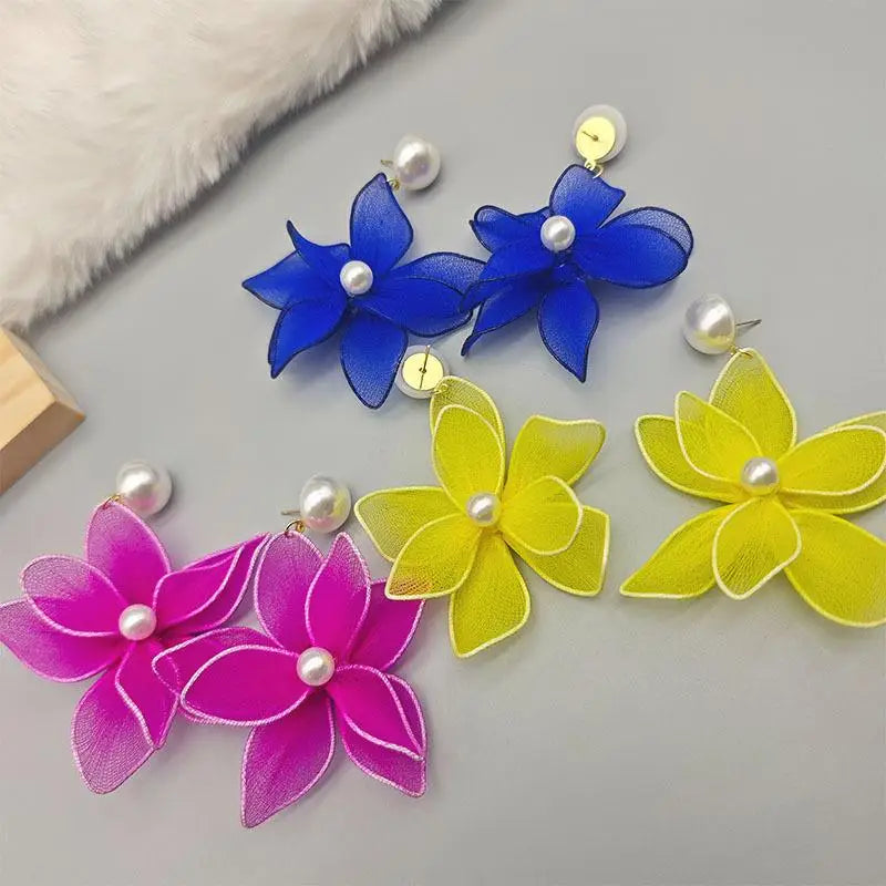 1 Pair Trendy Elegant Ear Accessories Jewelry Temperament Exaggerated Imitation Pearl close-up view