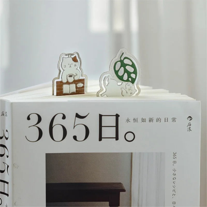 1 Piece Metal Bookmark Cat Life Cute Cartoon Page Clip for Reading Student Gift Book A close-up view
