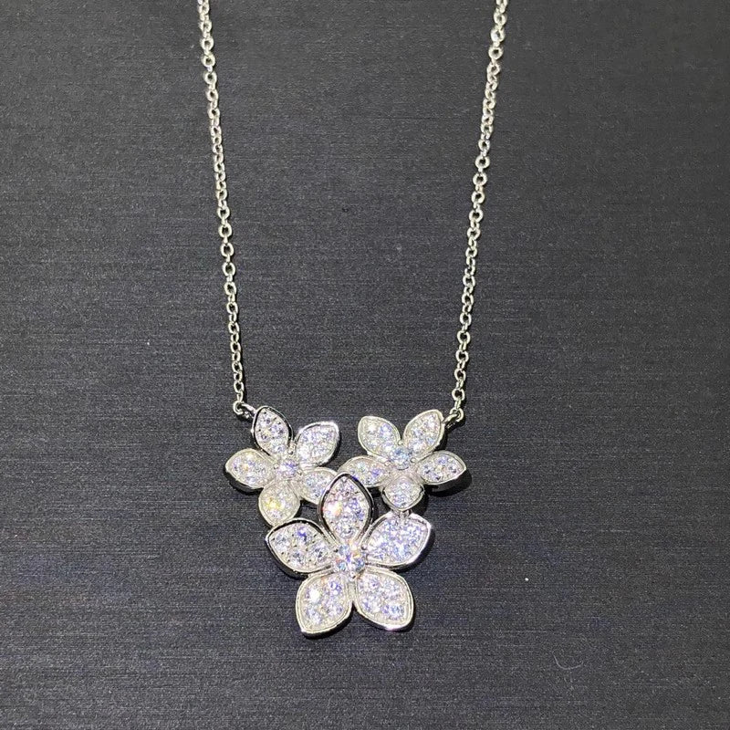Huitan Shiny Flowers Design Pendant Necklace with Cubic Zirconia Graceful Trendy Accesso detail view