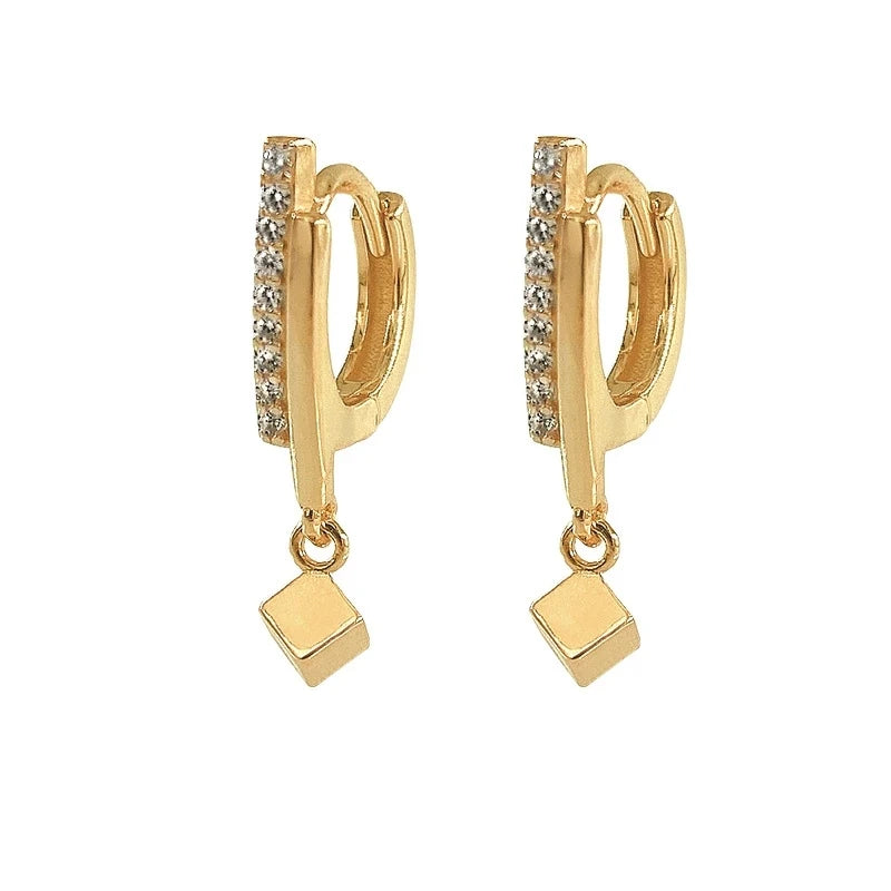 Fashion Clear Zircon Saure Bead Charm Stud Earring For Women Party Elegant Jewelry Pen close-up view
