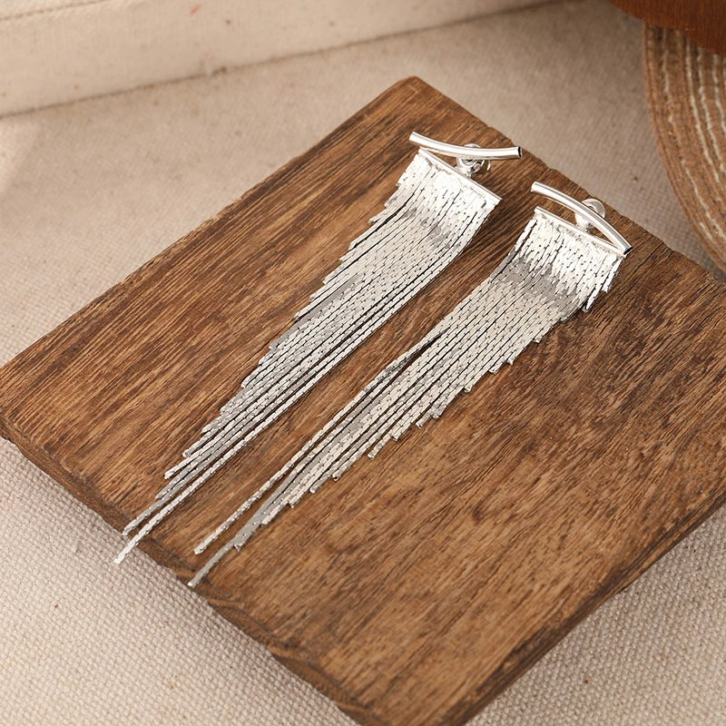 A Pair of Silvery Fashionable Tassel Earrings, Sexy and Elegant Earrings, Perfect Access detail view
