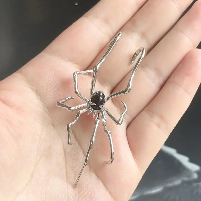 Gothic Dark Spider Crawl Fashion Dangle Stud Piercing Ear Bone Clip For Unisex Hallowe close-up view