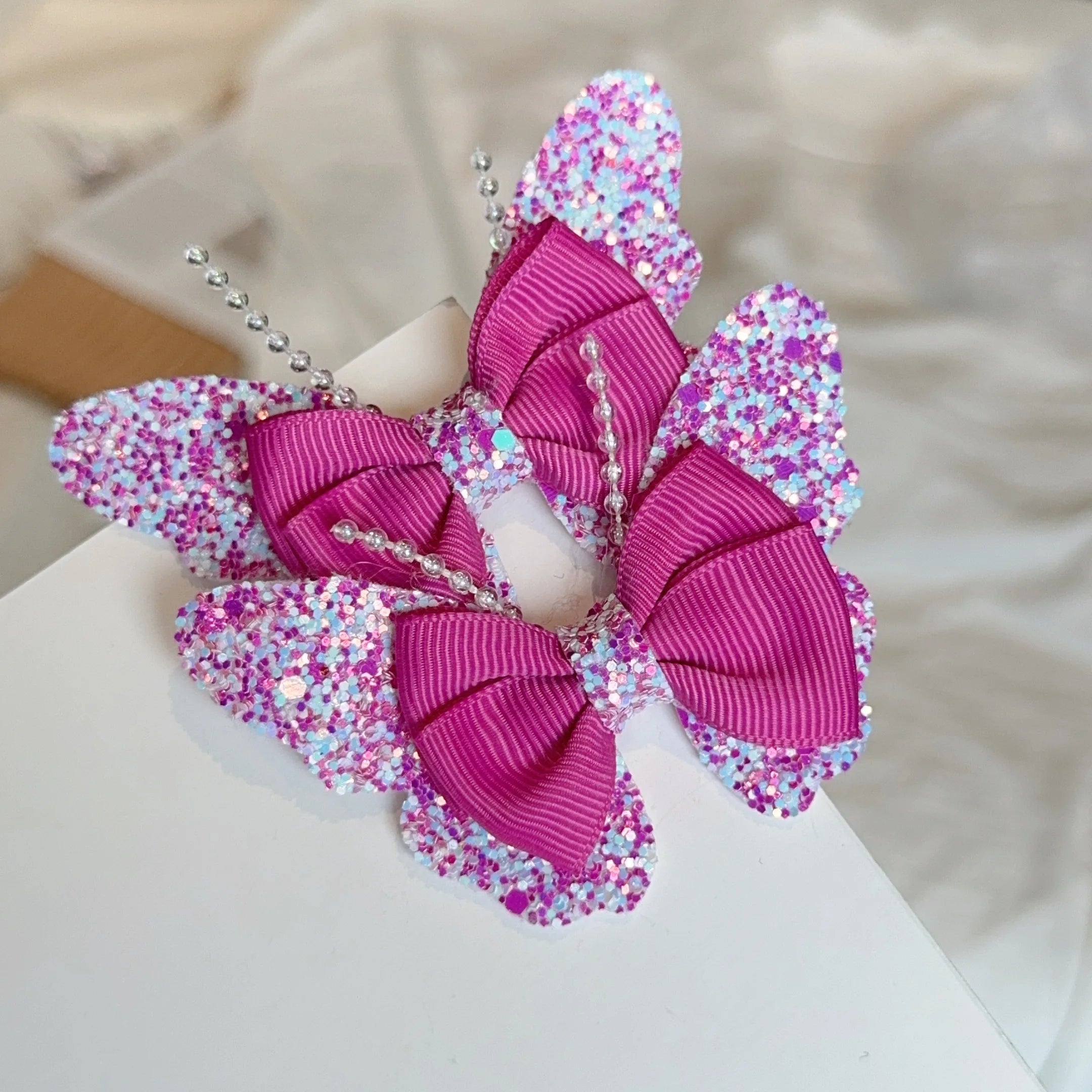 2 Pcs Fashion Rainbow Butterfly Hair Accessories Hair Clips Girls Sequin Hairpins Chil close-up view