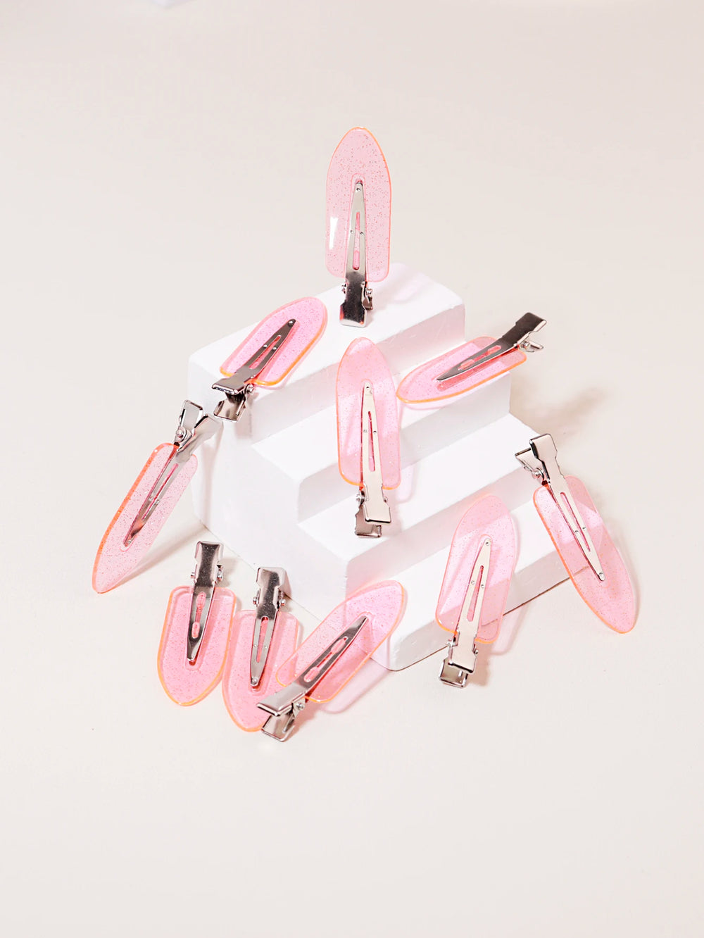 10pcs Seamless Fashion Girl Transparent Hair Clips, Makeup Facial Accessory Clips Sty lifestyle view