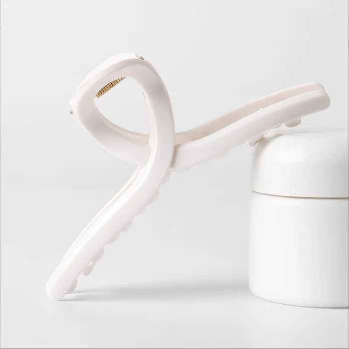2/4Pcs Women Hair Claw Clip Cross Matte Hairpin Fashion Hairgrips Large Hair Claw Crab close-up view