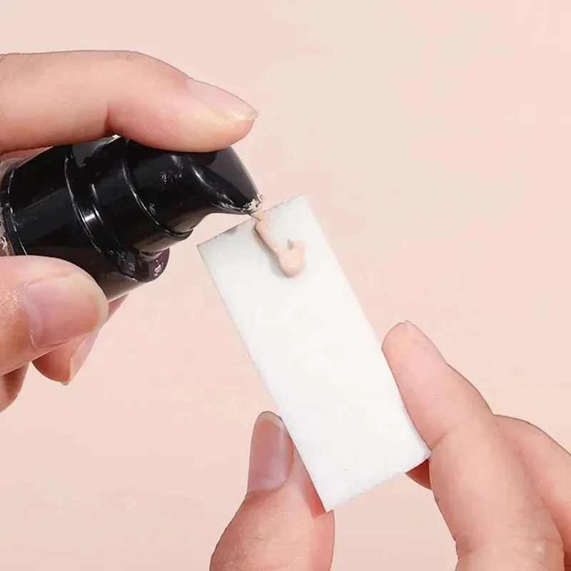 Wet and Dry Dual-Use Triangle Makeup Sponge Puff Set for Patting, Applying, and Blendi close-up view