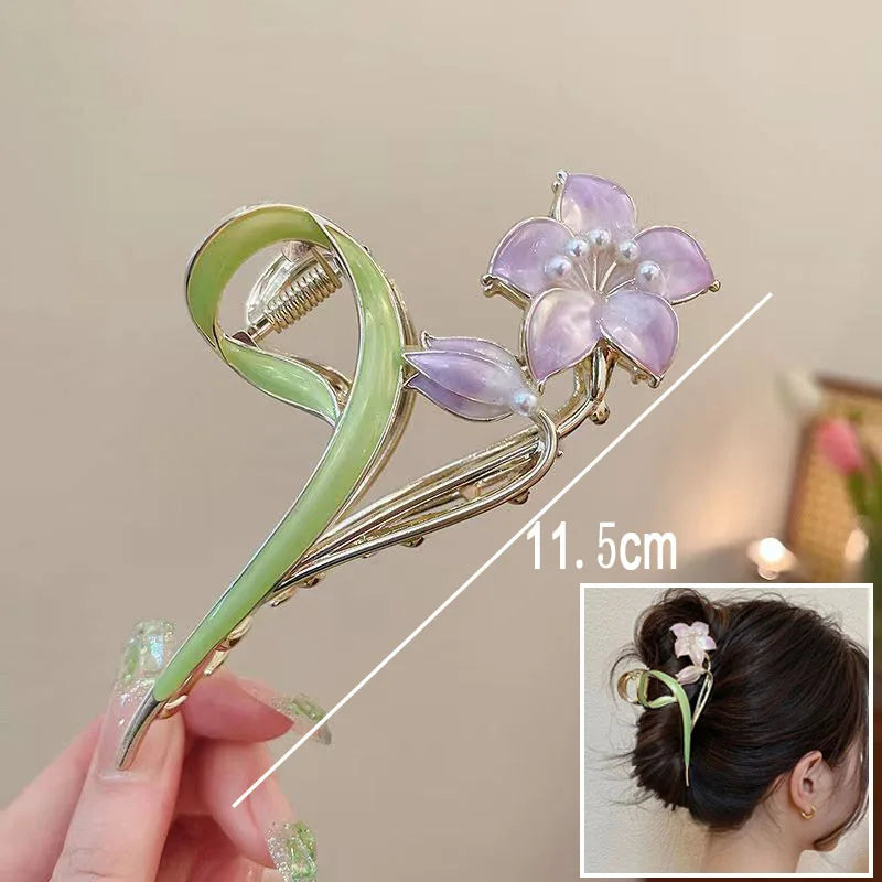 New Sweet Flower Durian Hair Claw Clip Ponytail Grab Hair Clips Shark Clip Woman Hair lifestyle view