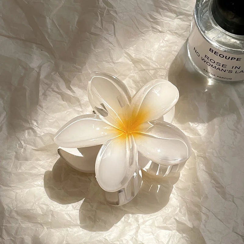 Bohemian Flower Hair Claw Clip For Women Sweet Floral Hair Claws Crab Clamp Barrettes close-up view