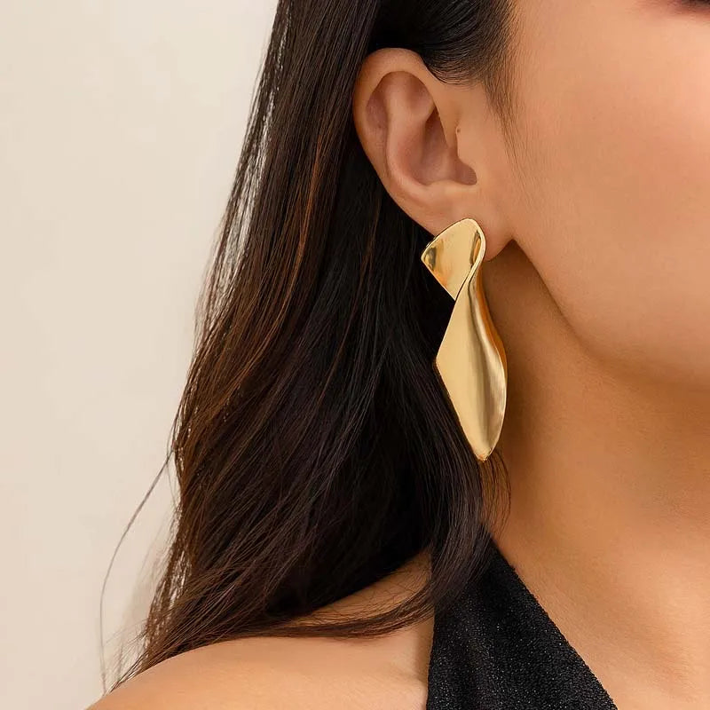 Vintage Punk Smooth Metal Stud Earrings Women 2026 Trend Goth Geometric Piercing Earr alternate view