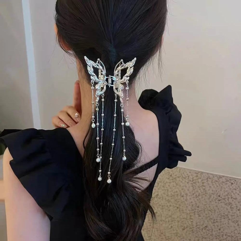 AWAYTR Shark Crab Clips Girls Hairpin Hair Accessories Korean Women Simple Hair Claw lifestyle view
