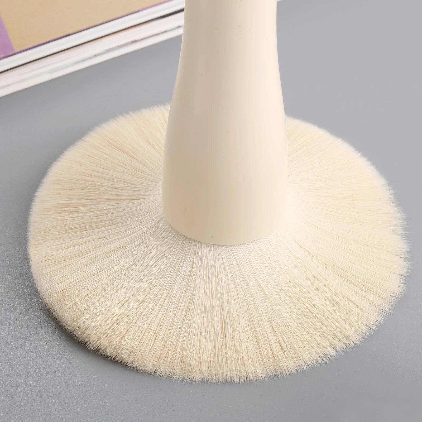 Large Fluffy Powder Brush | Professional Synthetic Bristles for All Skin Types detail view