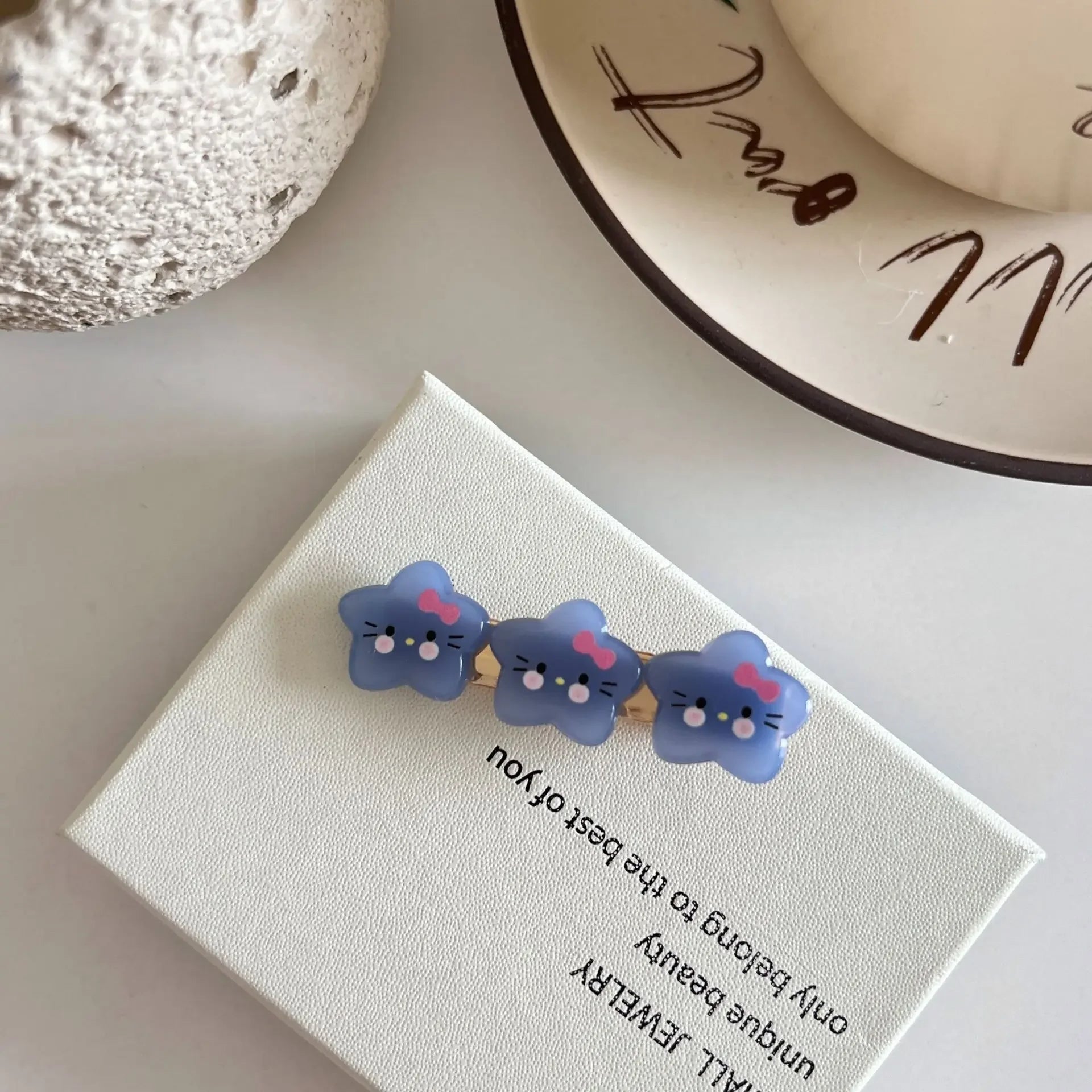 Cute Hair Clip Creative Small Animal Side Hair Clip Internet Celebrity Duckbill Clip E close-up view