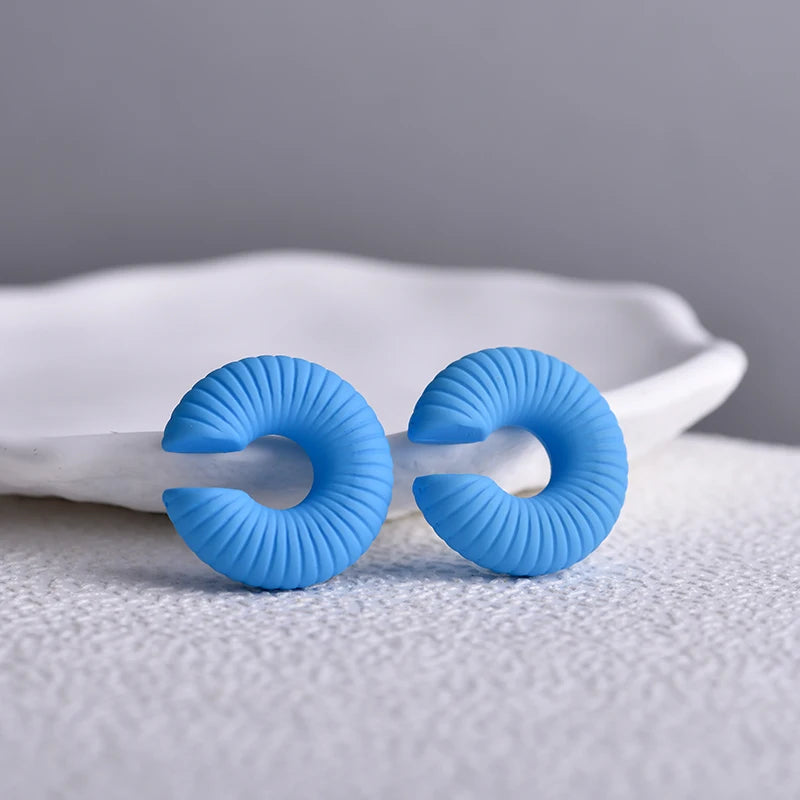 1 Pair Simple Round Circle Clip Earrings For Women C Shape Acrylic Red Blue Black P additional angle