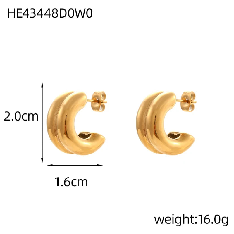 CARLIDANA Connected Double Ring CC Shape Gold Earrings | Stainless Steel PVD Gold Plated detail view