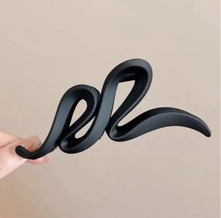 1 Set of 3 Large Matte Wave Hair Clips for Women  - Retro Y2K Style Solid Color Shark Clips, Easy to Secure & Style Hair