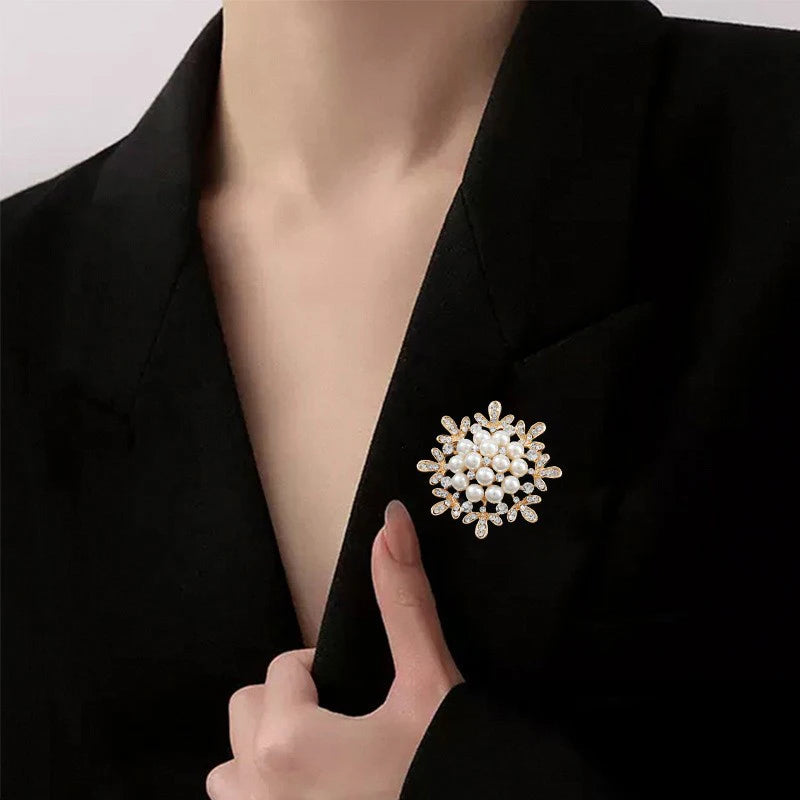 Elegant Pearl Flower Brooch Pin Badge For Women Girls Fashion Clothes Decoration Jewelry Gifts