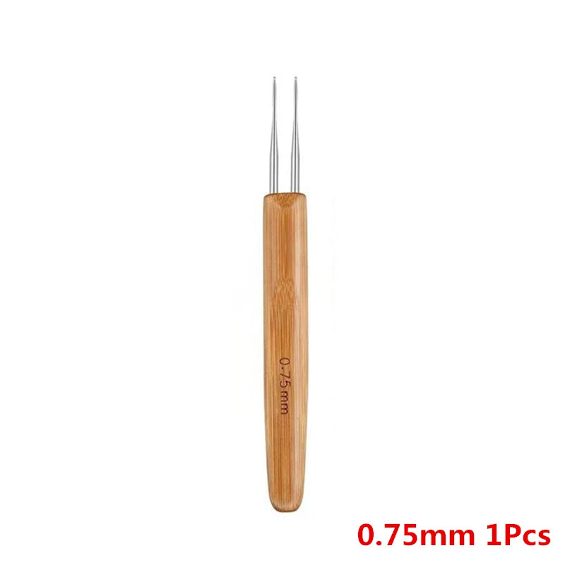 1Pc 0.5mm/0.75mm Dreadlock Crochet Hook Wood Crochet Needles Hair Dreadlocks Tool for Br detail view