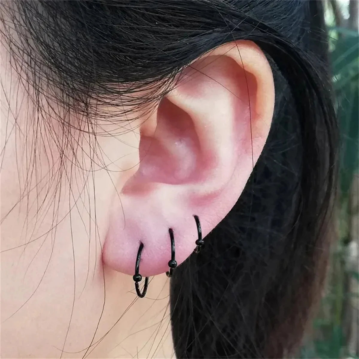 4Pcs 20G 316L Stainless Steel Captive Bead Rings Nose Rings Daith Tragus Cartilalge H lifestyle view