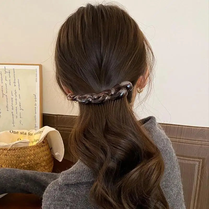 2Pcs Leopard Print Acrylic Retro Twisted Banana Shark Clips Ponytail Hair Accessories For Women