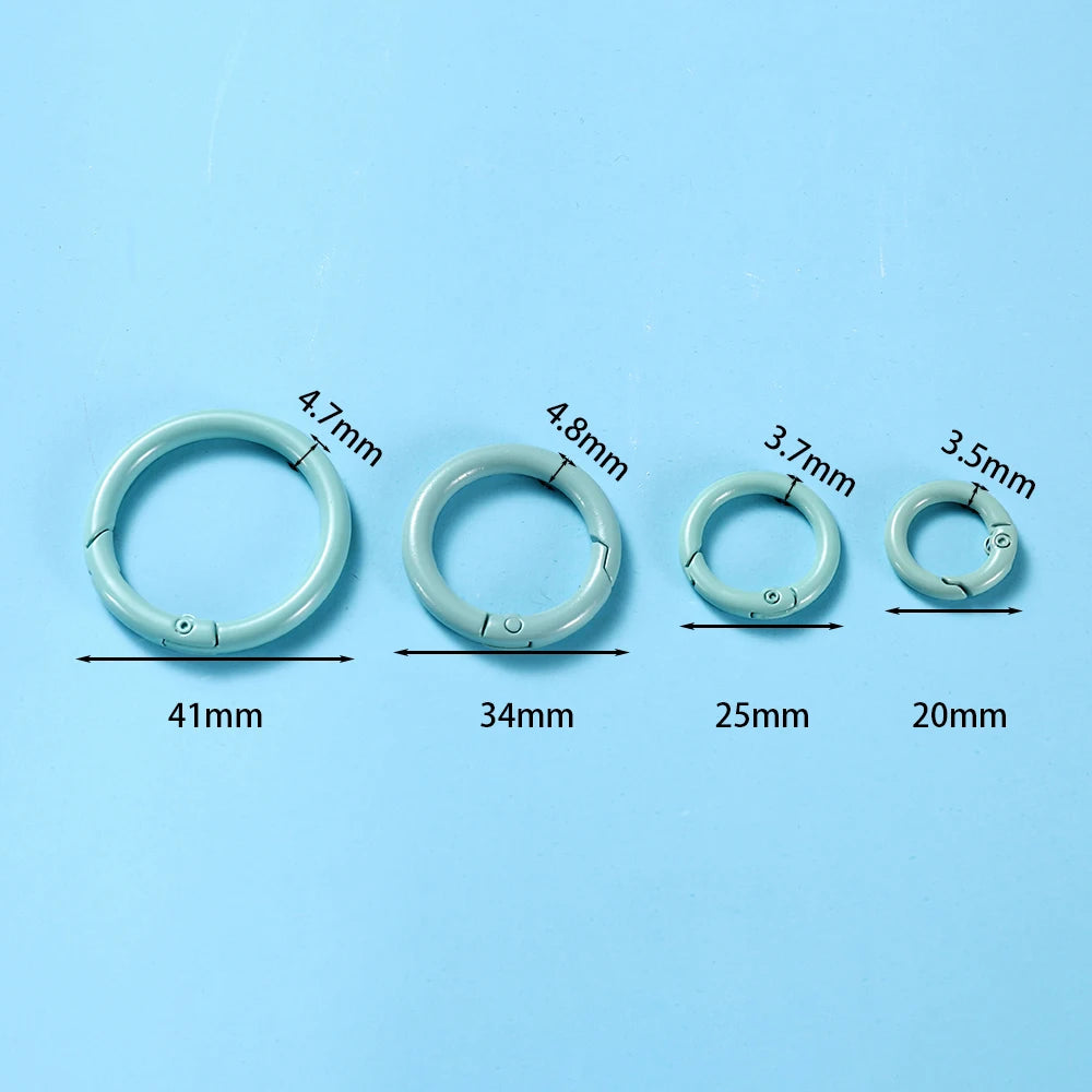 Ring Spring Clasp Openable Round Carabiner Keychain Clips Hook Dog Chain Jewelry Buck lifestyle view