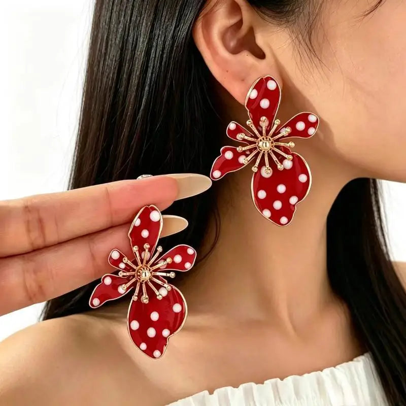 Pearl Flower Earrings Black Shaped Dangle Drop White Faux Polka Dot Gold Tone Details Vi detail view