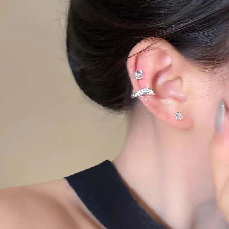 Luxury Crystal Wing Ear Bone Nail for Women Exquisite Elegant Silver Color Shiny Rhinest detail view