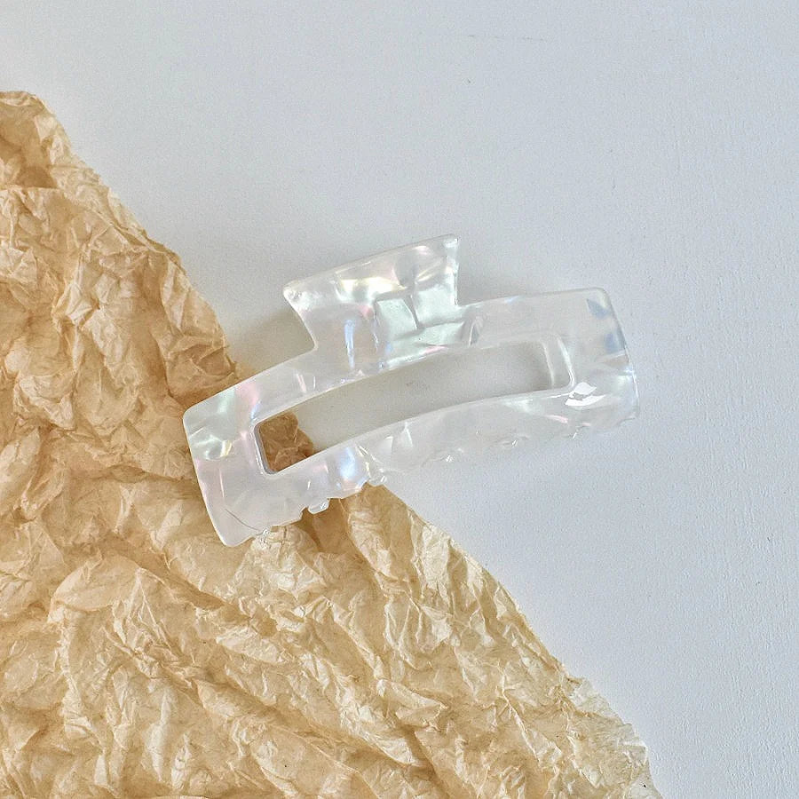 1 Set of Women's Acetic Acid Pearl Rectangular Hair Claw Suitable for All Kinds of Hair detail view