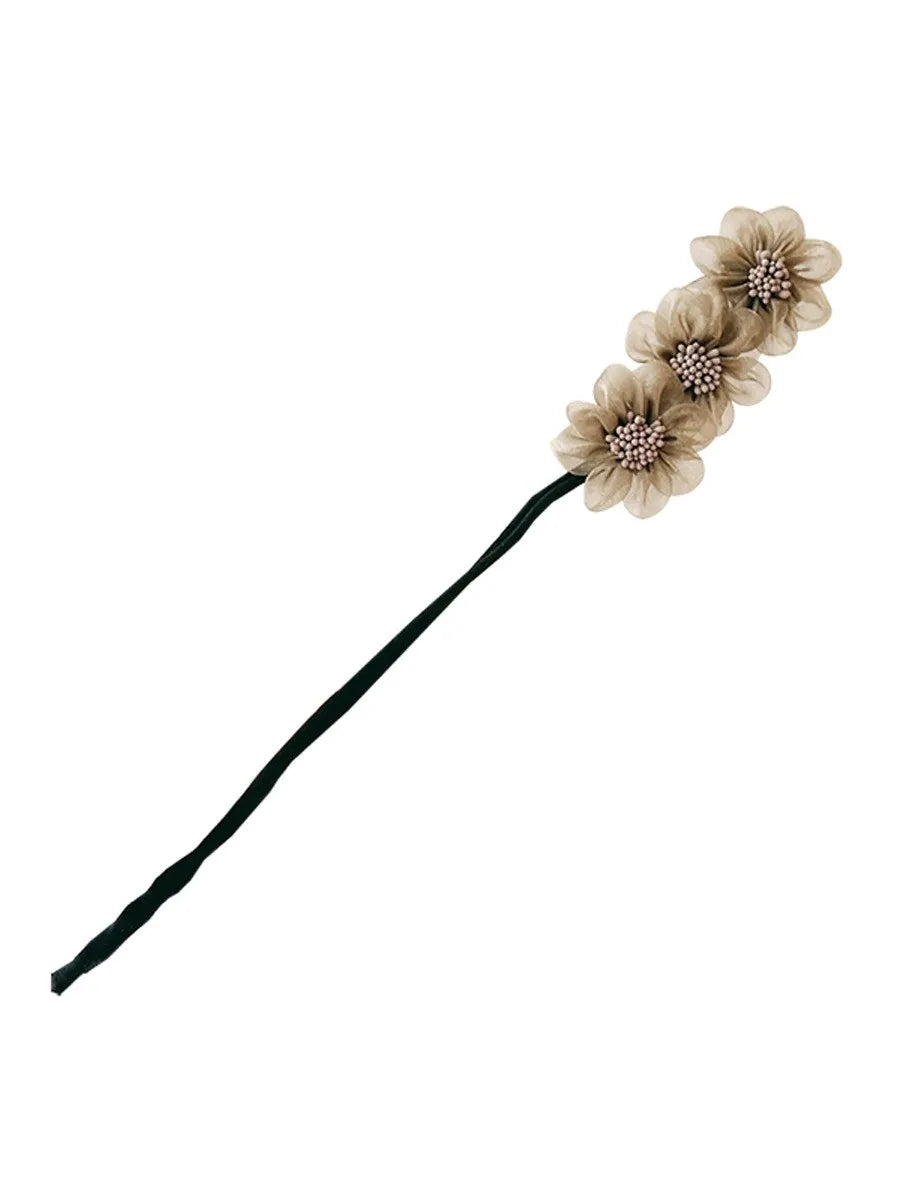 Elegant Shell Pearl Lazy Hair Curler Bow Barrettes Braided Hair Artifact Vintage Wome lifestyle view