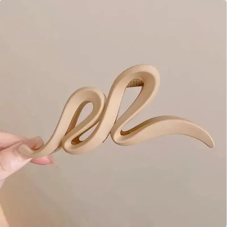 1 Set of 3 Large Matte Wave Hair Clips for Women  - Retro Y2K Style Solid Color Shark Clips, Easy to Secure & Style Hair