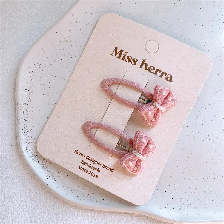 2Pcs/set Kids Kawaii Love Butterfly BB Clips Cute Pink Hair Clips Girls Barrettes Hair close-up view
