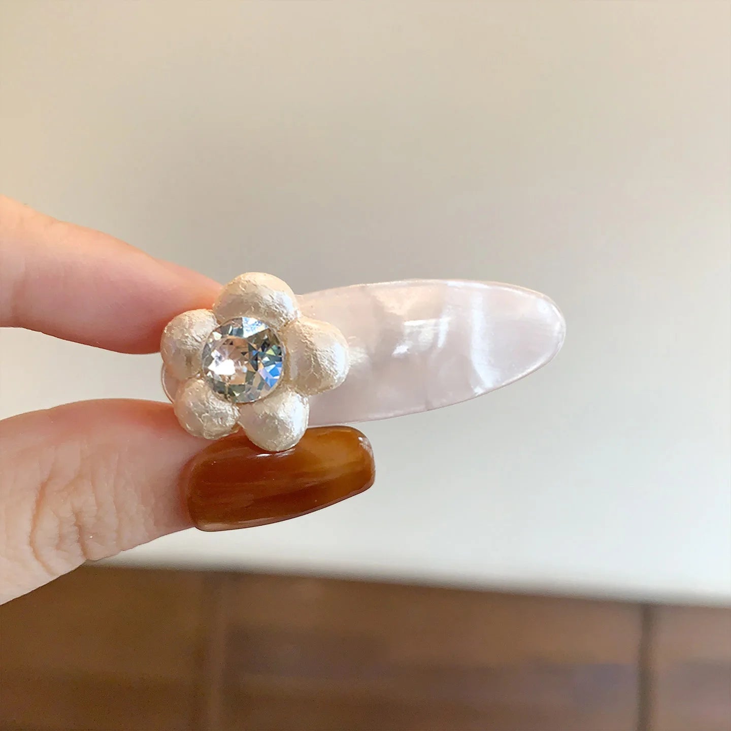 New Fashion Sweet Korean Style Baroque Pearl Flower Clip Women Girls Bangs Clip Cute Duckbill Hair Rhinestone Accessory Pair Set